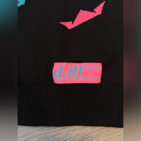 d.RT - Knit Celtic Monogram Sweatshirt (New Without Tags) - Picture 7 of 8